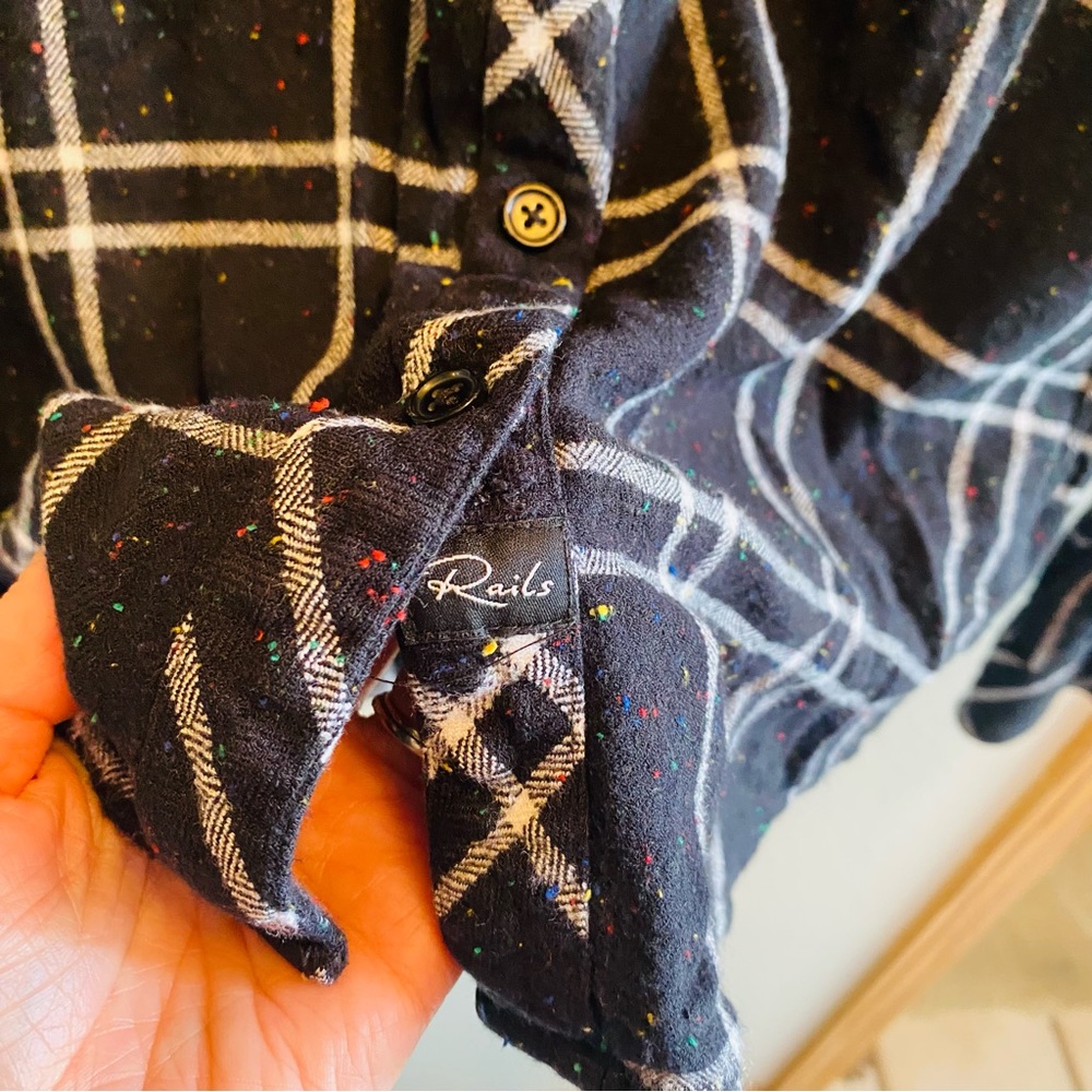 Rails Speckled Black Hunter Flannel Button Front Top - Picture 5 of 6